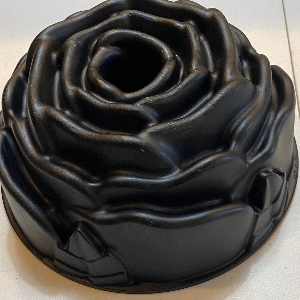 Nordic Ware pro Black heavy Cast Aluminum Bakeware